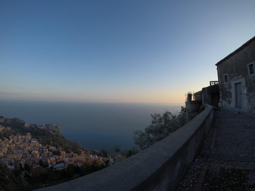 Sunshine Apartment Taormina Eksteriør billede